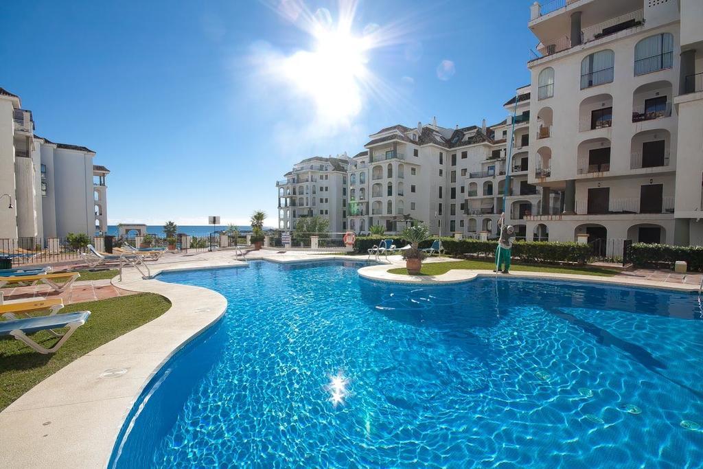 Beach Apartment Marina Duquesa มานิลบา ภายนอก รูปภาพ