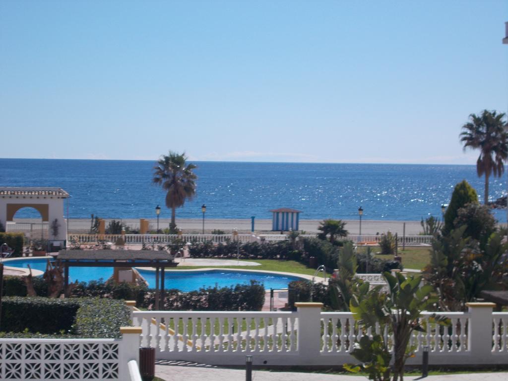 Beach Apartment Marina Duquesa มานิลบา ภายนอก รูปภาพ