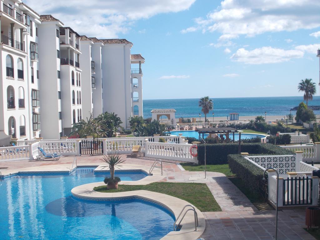 Beach Apartment Marina Duquesa มานิลบา ภายนอก รูปภาพ