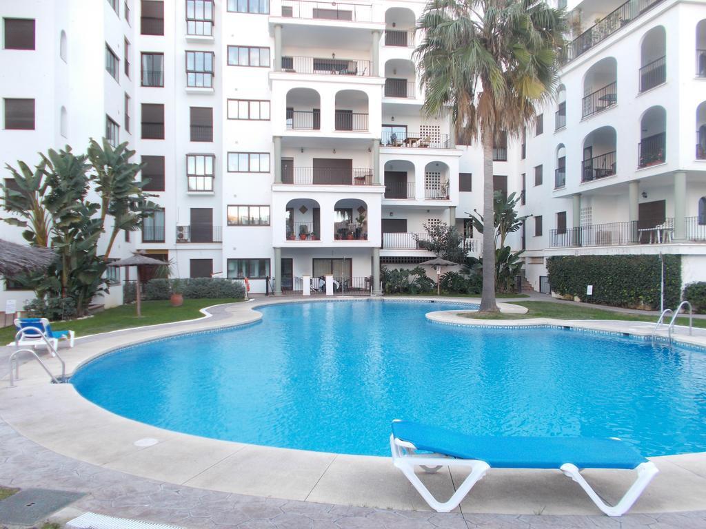 Beach Apartment Marina Duquesa มานิลบา ภายนอก รูปภาพ