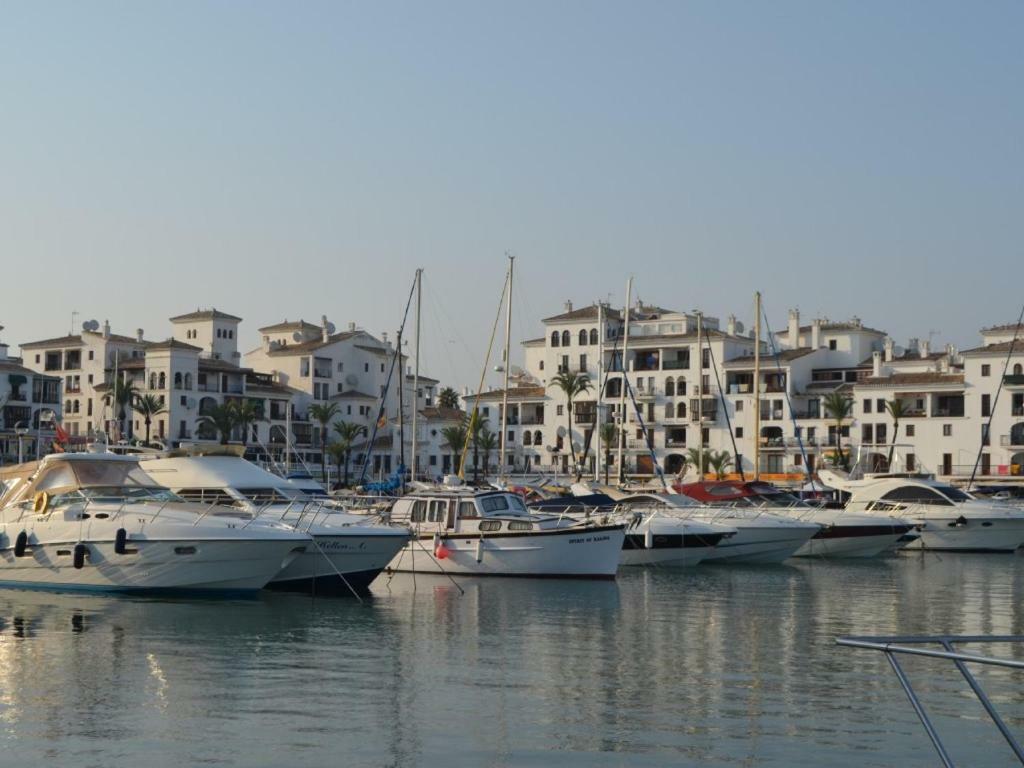 Beach Apartment Marina Duquesa มานิลบา ภายนอก รูปภาพ