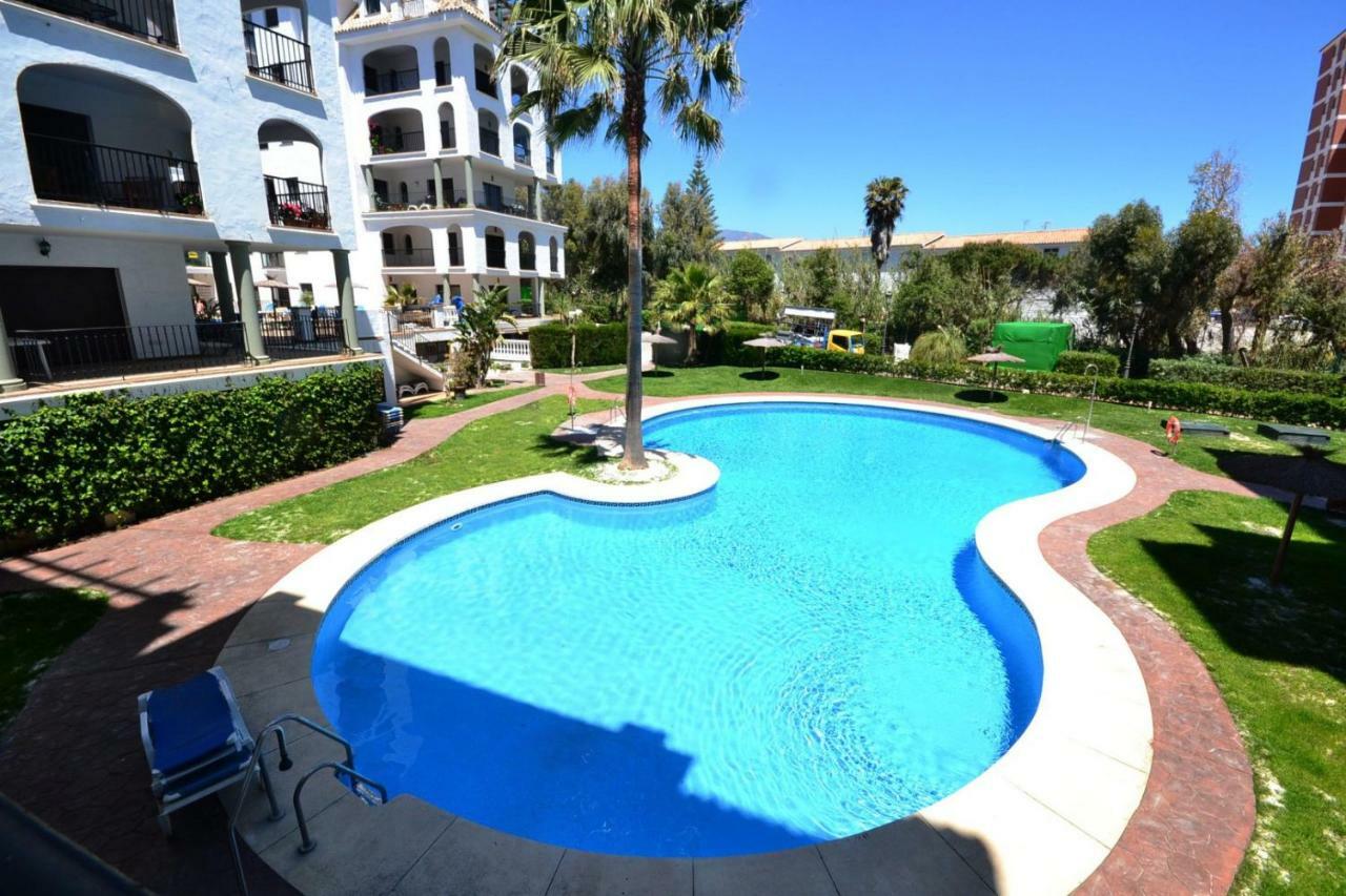 Beach Apartment Marina Duquesa มานิลบา ภายนอก รูปภาพ